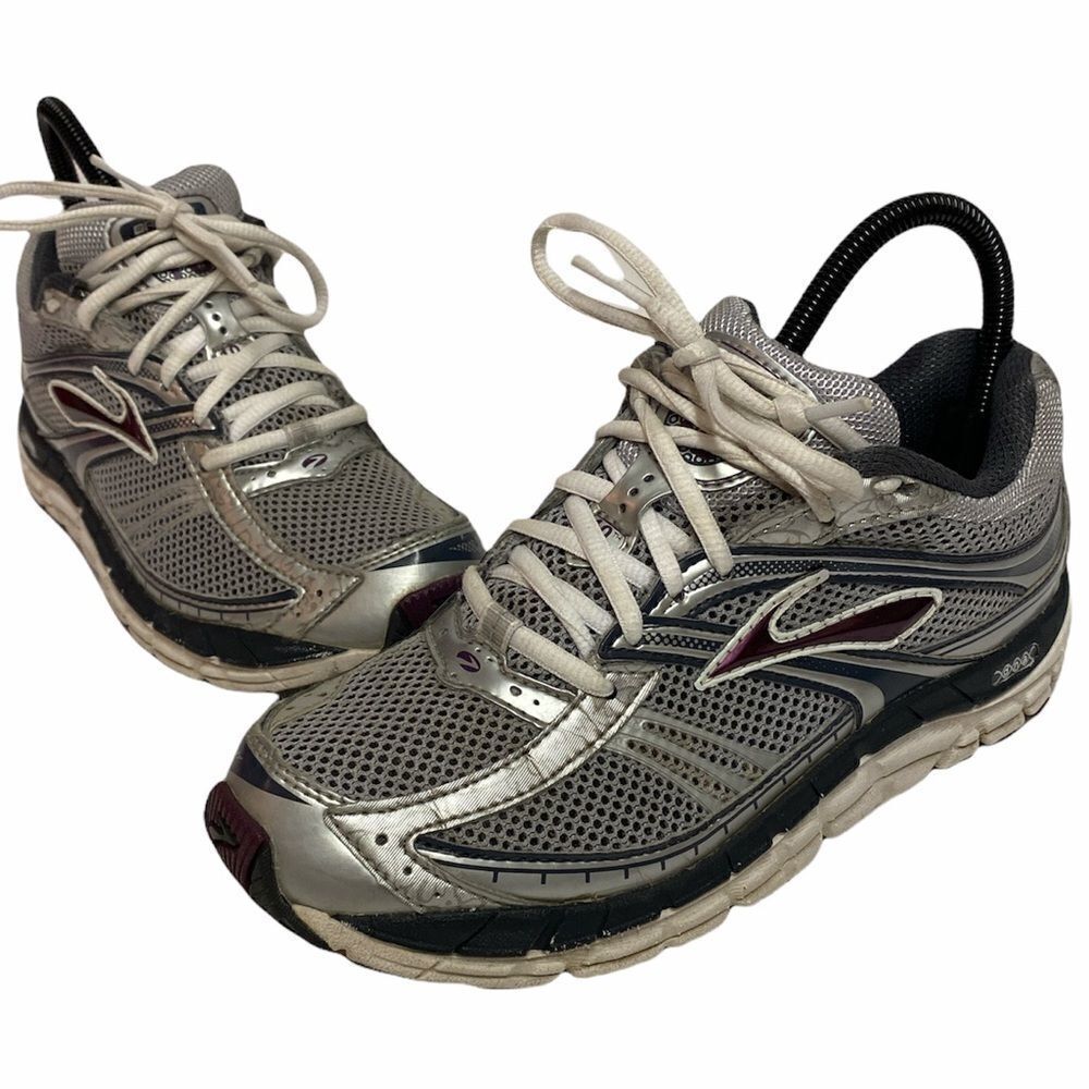 Brooks Women's Addiction 10 Running Shoe size 7 A20